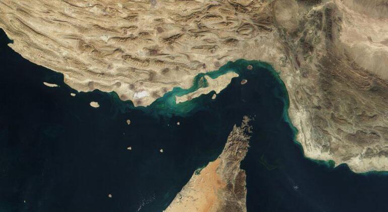 Спутниковое изображение Ормузского пролива.